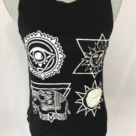 NEW Printed Hamsa and symbol tank top - Picture 6 of 8